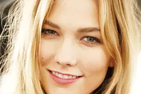 维密首席超模Karlie Kloss中国行视频封面