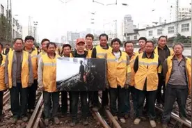 中国铁路"心脏"郑州站大修，千名工人创百年郑州火车站历史之最图片