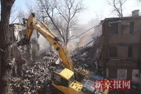 天坛周边简易楼首批4栋楼拆除图片