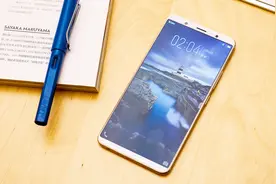 鹿晗微博宣布恋情，Vivo X20成全面屏手机最大赢家，华为都比不上