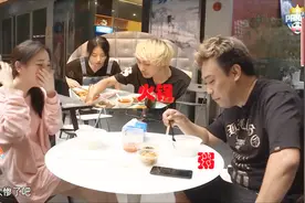 怎一个惨字了得！SOL君直播带妹吃火锅，囚徒却只能带妹喝粥！