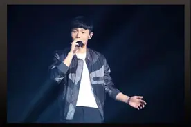 宿舍一哥们用这首歌作闹铃，结果全宿舍都静静地躺着把这首歌听完