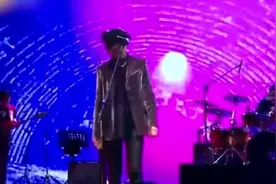 窦靖童金马奖献唱电影七月与安生主题曲，一点不输父母视频封面