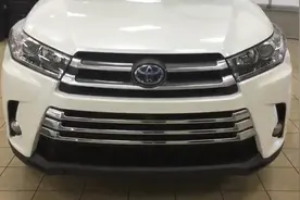 国内加价排队提车，一箱油跑1800公里，全新混动汉兰达详细评测视频封面