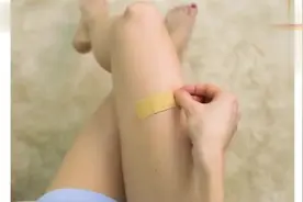 创口贴贴久了该怎么撕？这个小技巧你一定用的上视频封面