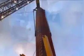 实拍海上风电机组桩基安装的全过程，一共分为八个步骤！视频封面