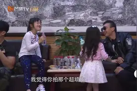 未播 neinei坑姐妹小泡芙让爸爸穿美人鱼衣服 刘畊宏：求求你不要视频封面