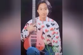 音乐天才黄家驹，泪洒香港将军澳，我们永远怀念二哥！视频封面
