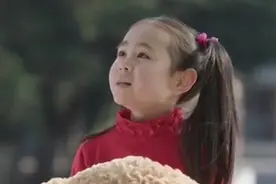 特种兵的女儿到部队找爸爸，萌翻了一群兵哥哥兵姐姐视频封面