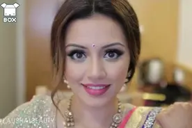 原来印度人真的是白种人，印度美女化妆前跟欧洲人长得一样视频封面