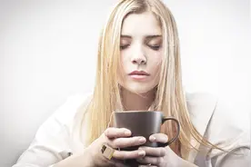 休息日，听一首悦耳的休闲音乐《Complete Rest休息》很惬意哦！