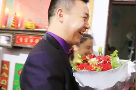 贵州农村老师低调结婚，新娘子太漂亮了，坚持嫁给农村老师视频封面