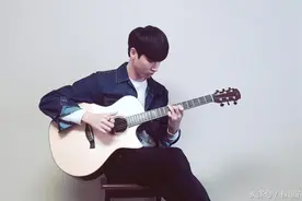 吉他少年郑成河改编《Kiss the rain》，吉他竟然可以这么好听！图片
