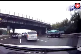 女友穿高跟鞋装傻充愣踩油门，狂叫踩刹车，记录仪拍下绝望的8秒视频封面