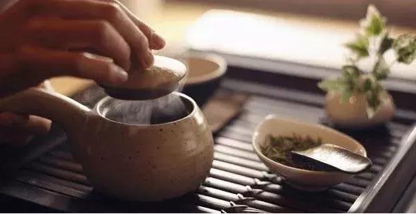 在秋天，清朝的皇帝和皇后，都喝这四种药茶