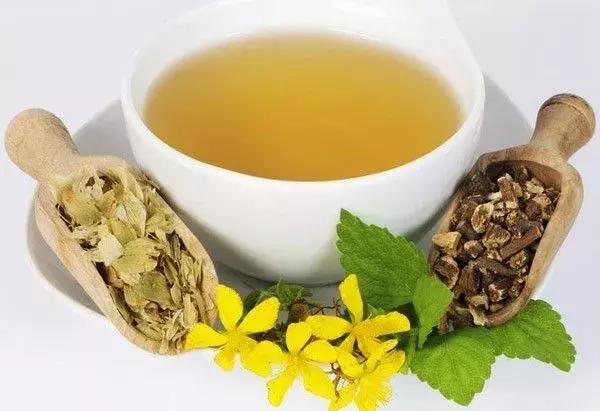 在秋天，清朝的皇帝和皇后，都喝这四种药茶