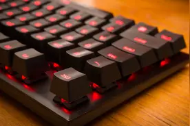 花5、600买键盘图什么？HyperX 阿洛伊电竞专业版评测视频封面
