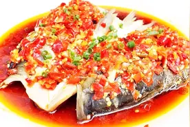 剁椒鱼头，全国做这个菜的很多，看看湘菜大师教你正宗的做法视频封面
