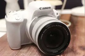 佳能200D单反相机评测