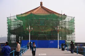 栈桥回澜阁启动大修 完工后将免费开放图片