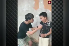 爆笑段子来袭，儿子考试不及格，看老爸怎么收拾他视频封面