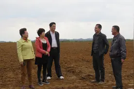 来宾市农机局到象州县检查农机春耕生产工作图片