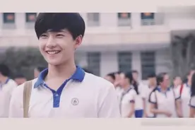 杨洋谭松韵我多喜欢你，你会知道？画面甜的不要不要的视频封面