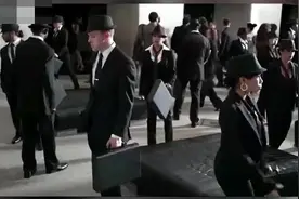 外国人商城突然集体跳机械舞，路人看懵了，竟也跟着跳，超壮观视频封面