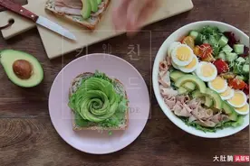 如何将牛油果切成漂亮的花朵视频封面