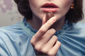 未开封的巧克力长虫，厂家居然不买账！背后究竟隐藏了什么秘密？图片