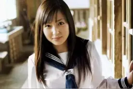 穿上水手服，你也能变成第一可爱女高中生图片