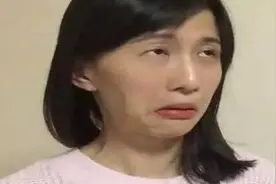 转发量比杨幂、郑爽还高的Papi酱，靠的不仅是才华还有穿搭！图片