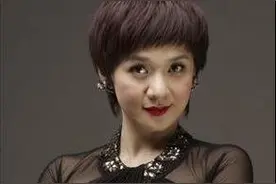 柯以敏个人资料及惊人背景揭秘 因《超女》怒斥选手引骂战图片