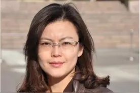 雅韵兼含 舒闲恬淡 -- 美女书法家徐燕图片