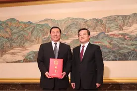 河北省政府聘任河北外国语学院校长孙建忠教授为文史研究馆馆员图片