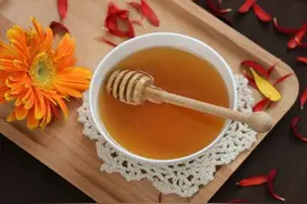 痛经喝蜂蜜水有用吗？如何缓解痛经？图片