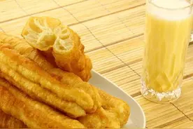 谁说豆浆油条是最佳CP？油条明明应该这么吃！好吃到飞起！图片