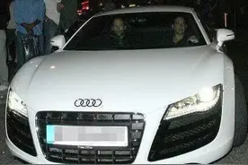 硬汉杰森·斯坦森，酷爱超跑奥迪R8！图片