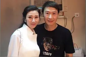 当年美得不像人类的李嘉欣黎明，23年后再次同框变成了这样！图片