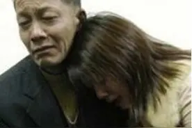 爸爸逗宝宝玩耍引发一段悲剧，背后真想让无数家庭震惊！图片