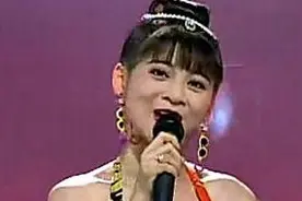 她是《那些年》的柯母，靠假唱走红，曾火遍美国，男粉秒杀林志玲图片