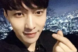 张艺兴录制节目晕倒，艺人也不容易啊图片