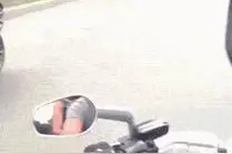 糗GIF榜：俄罗斯美女花式骑摩托车，上来~图片