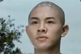 他10岁习武凭《少林寺》走红被誉为功夫皇帝，曾被疑吞3亿善款图片