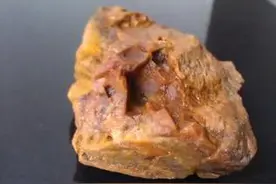 黄蜡石的抛光用的方法不同 打磨出来的效果也不一样 藏友必看！图片