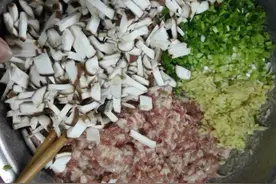 老公无肉不欢，天天吃肉肉，好吧，今天肉包子，他又吃了十个！图片