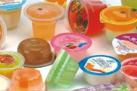 孩子吃多了果冻会厌食的，变成小矮人一个图片