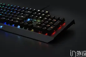 雷蛇黑寡妇蜘蛛X幻彩背光机械键盘拆解评测图片