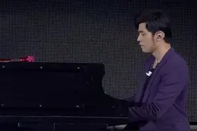 周杰伦&朗朗四首连弹钢琴合奏，爱上他们了吗？图片