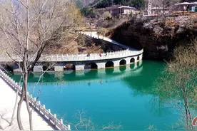 林州：一路向西之井底挂壁公路堪称“世界第九大奇迹”图片